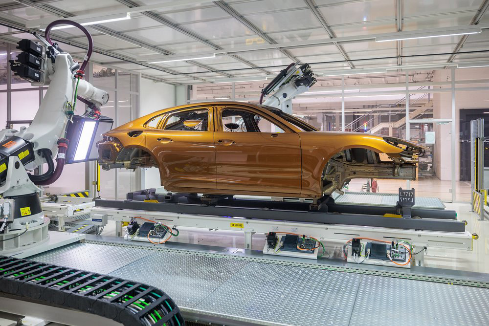 Press Releases Exploring Porsche Factory In Leipzig Leading The