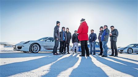 Porsche - 冰上驰骋，极限驾驭 2016 保时捷凌驾风雪