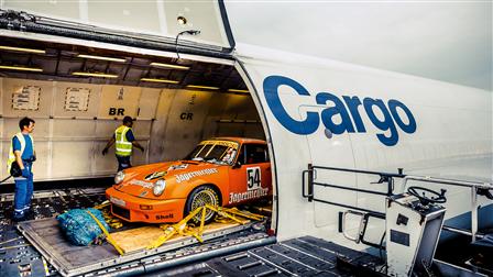 911 RSR from 1974 being unloaded at the airport