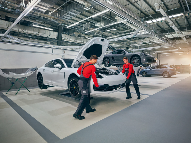 Your official Porsche Service | Only at Porsche Centers - Porsche Australia