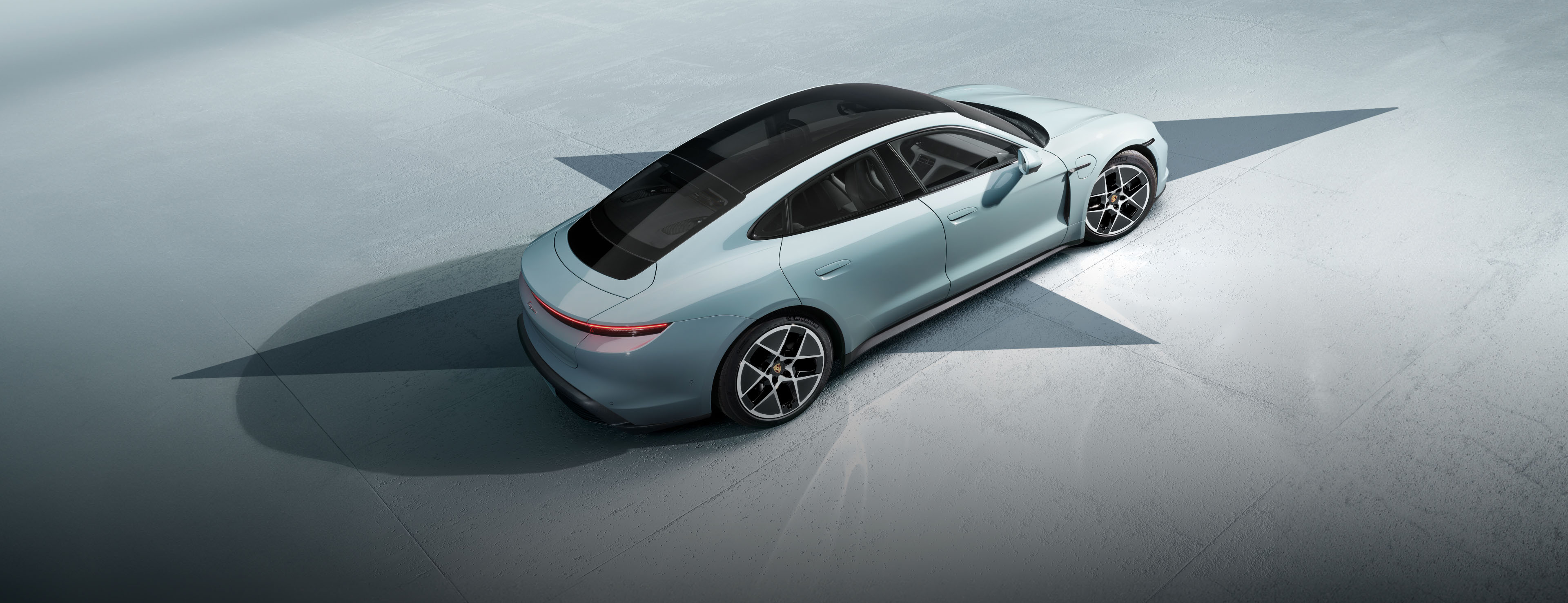 Porsche Electromobility with Porsche E Performance. Porsche Latin America