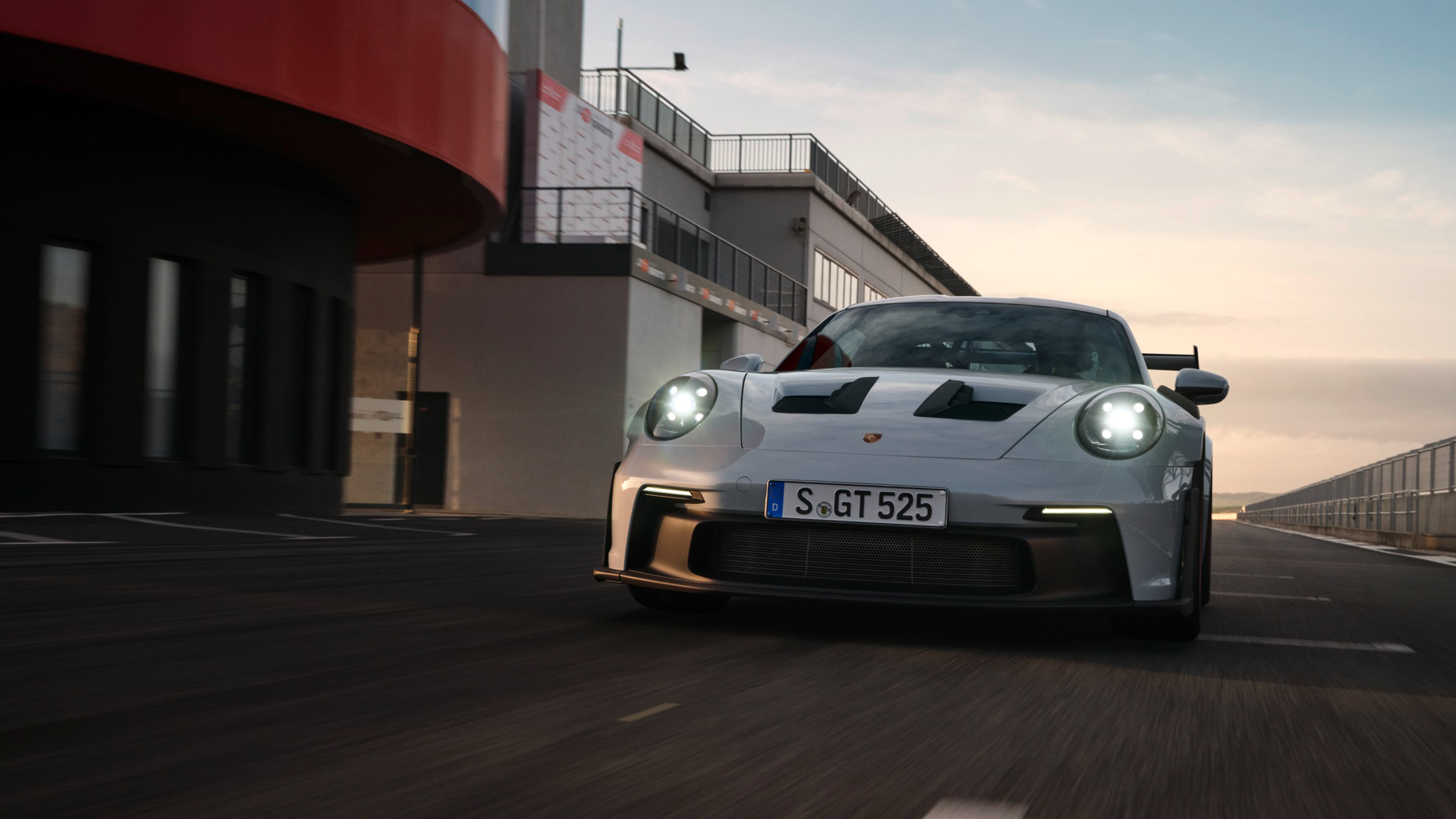 Porsche - S-Duct front with single-cooler concept.