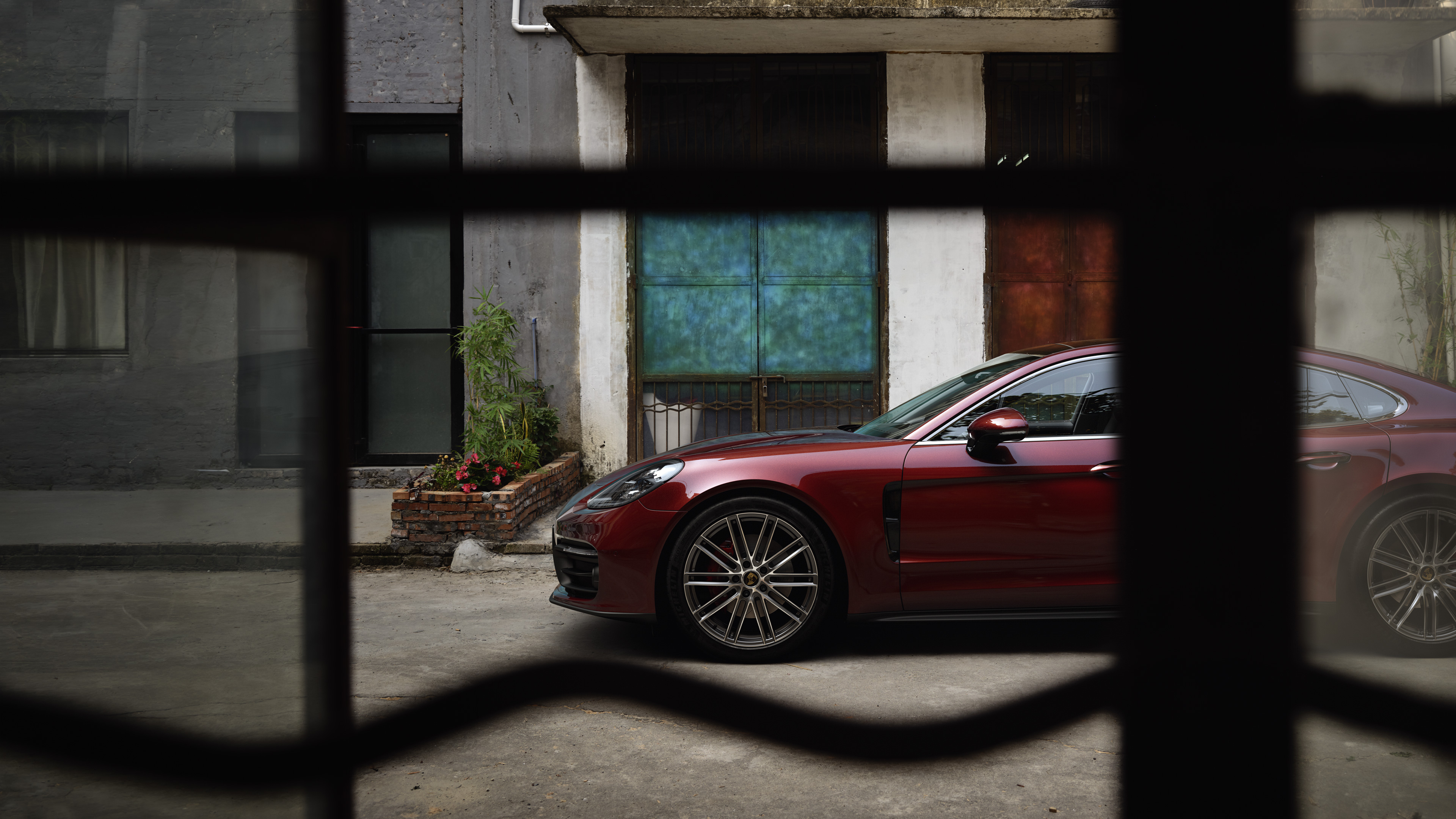 Porsche - Exterior. 