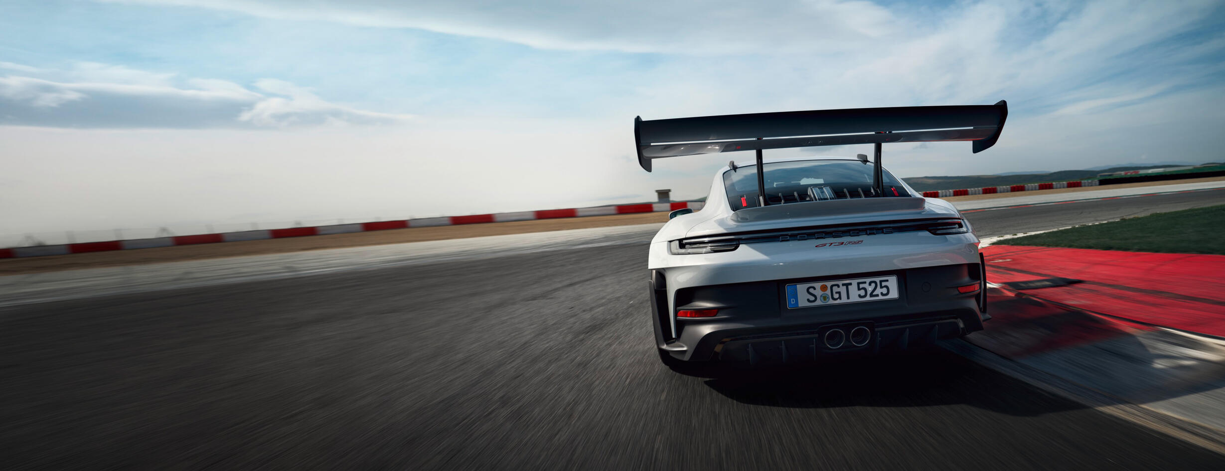 New Porsche 911 GT3 RS: power, performance and aerodynamic details