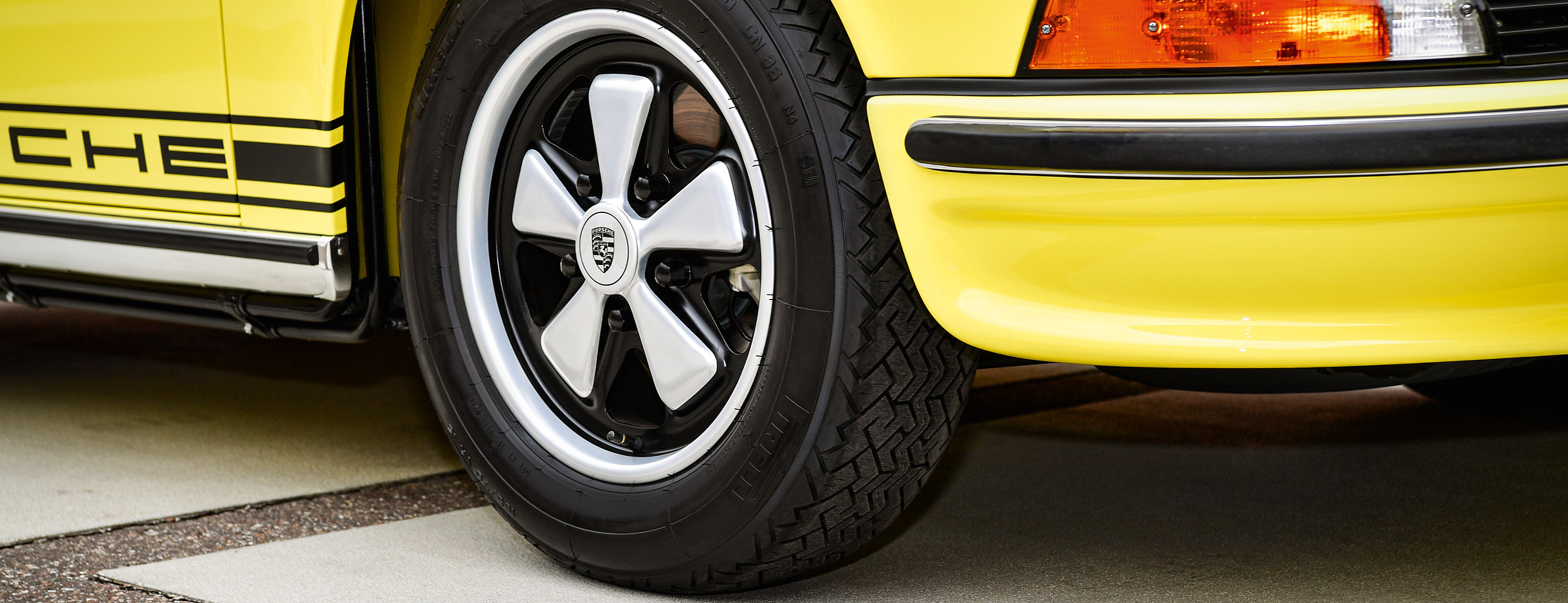 Porsche Classic Wheel Center Caps - Porsche Canada