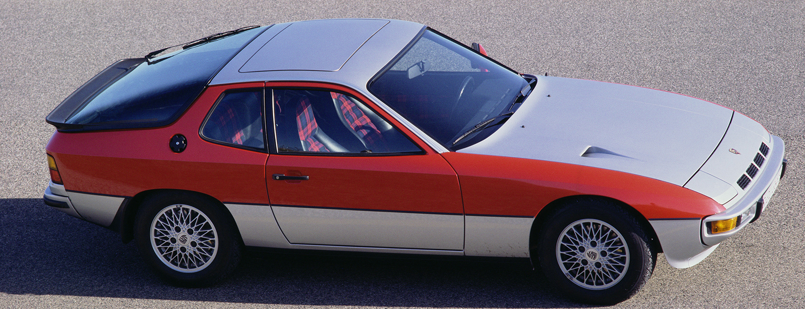 Porsche ポルシェ 924ターボ - ポルシェジャパン