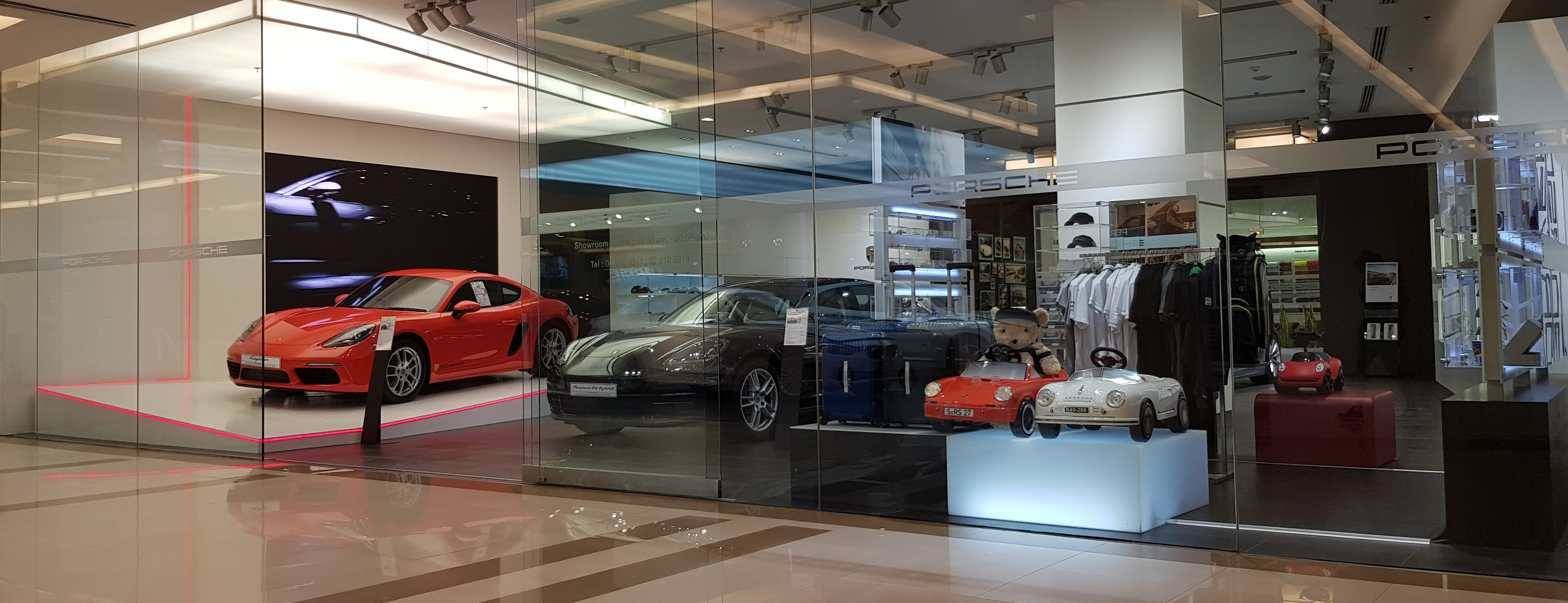 Porsche City Showroom Siam Paragon - Porsche Asia Pacific