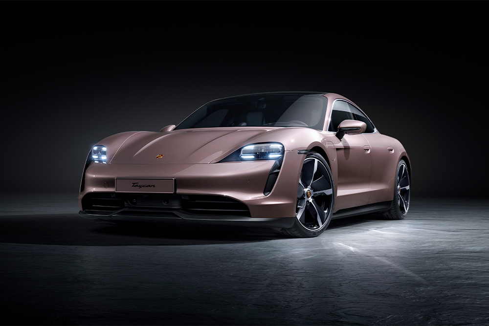 Porsche プレスリリースを読む: 後輪駆動のフル電動スポーツカー